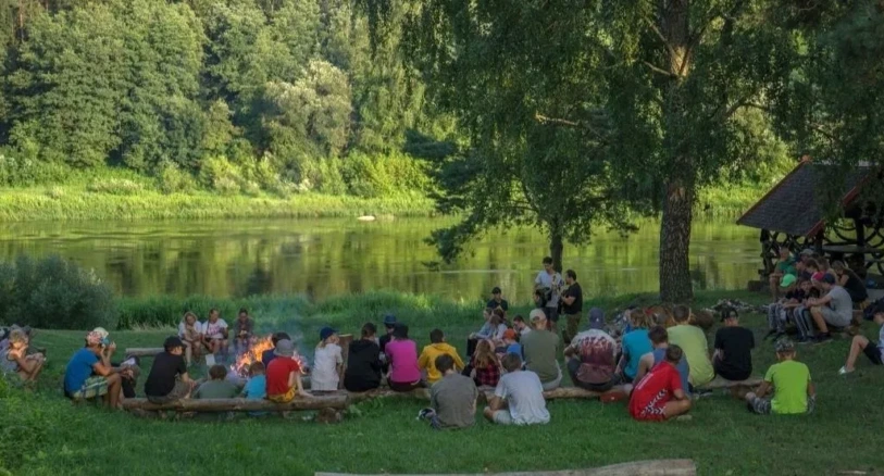 vasaros-stovyklos-rysys-su-gamta-hero