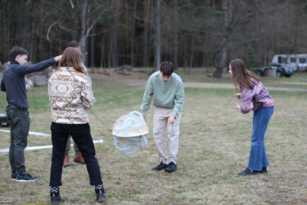 Komandinės užduotys
