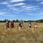 Pievoje vaikai Pievoje vaikai